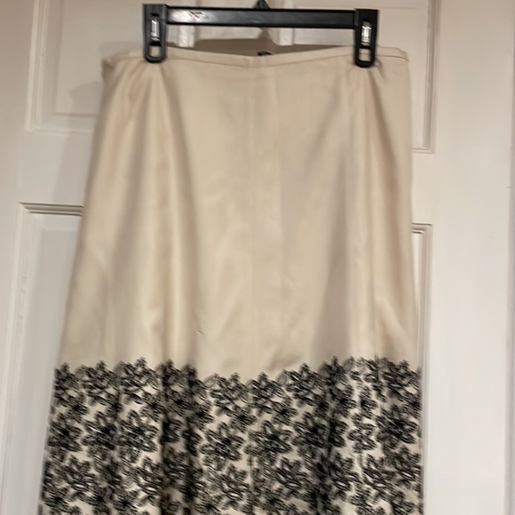 Beautiful Silk Skirt - Picture 2 of 10